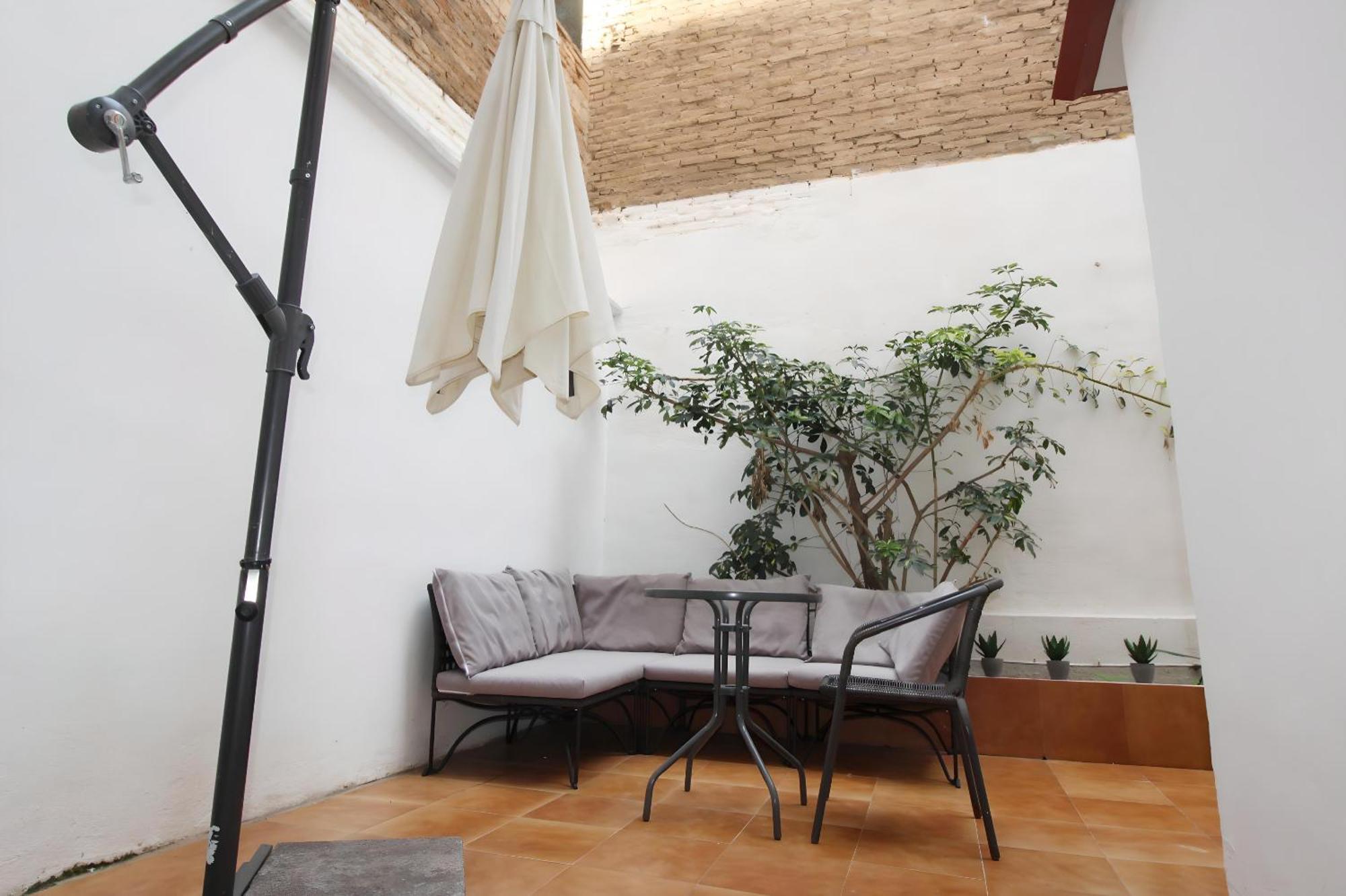 Increible Apartamento Con Terraza Al Lado De Torres De Quart Valensiya Dış mekan fotoğraf